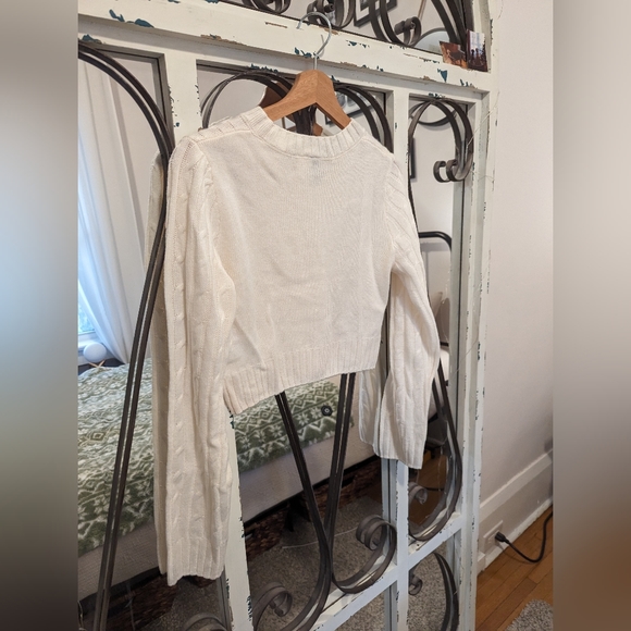 H&M cream Sweater - Picture 4 of 4